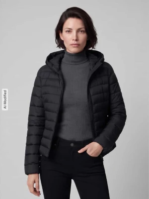 kroj regular fit kurtka pikowana z kapturem model 'TAHIA' Only Czarny