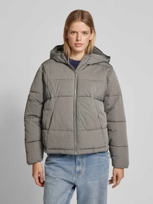 Kurtka pikowana z kapturem REVIEW