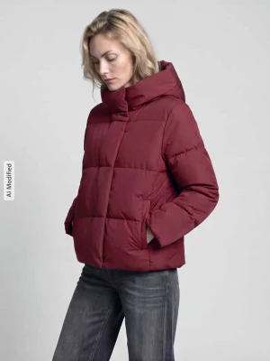 Kurtka pikowana z wysokim kapturem model 'STELLA' Vero Moda Ciemnoczerwony