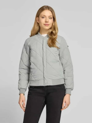 Kurtka pikowana z zapięciem na guziki model 'ANGE2' khujo