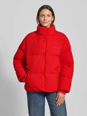 Kurtka pikowana ze stójką i zamkiem błyskawicznym model ‘Gillan’ mustang