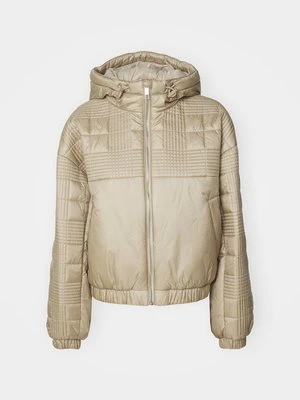 Kurtka przejściowa Boss