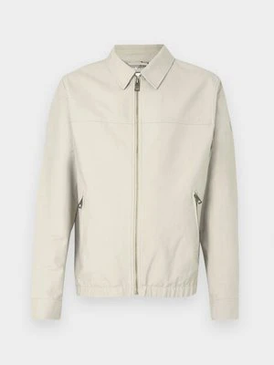 Kurtka przejściowa Guess