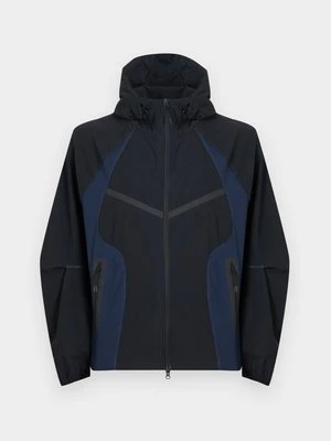Kurtka przejściowa Nike czarny