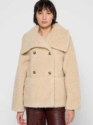 Kurtka przejściowa & Other Stories