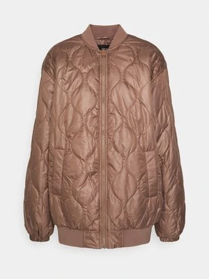 Kurtka przejściowa Vero Moda Tall