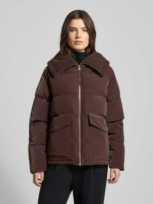 Kurtka puchowa z kieszeniami z patką model ‘ROSEVILLE’ Varley