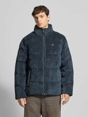 Kurtka puchowa ze sztruksu ze stójką i wyhaftowanym logo Calvin Klein Jeans