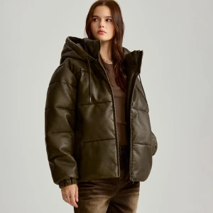 Kurtka puffer z kapturem z imitacji skóry House