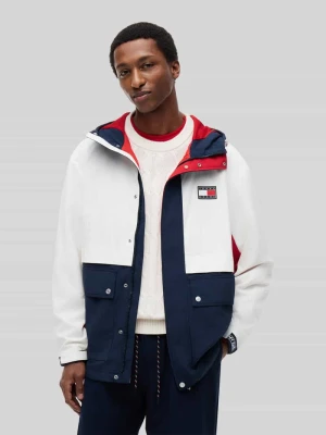 kurtka w kroju regular fit z nylonu z naszywką z logo Tommy Jeans