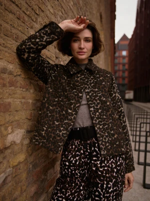 Kurtka w panterkę brązowa Moodo