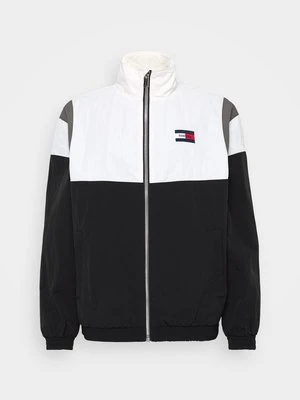 Kurtka wiosenna Tommy Jeans czarny