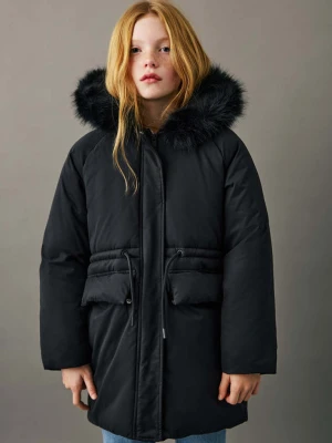 Kurtka z futrzanym kapturem czarny - Dzieci - lata - MANGO KIDS
