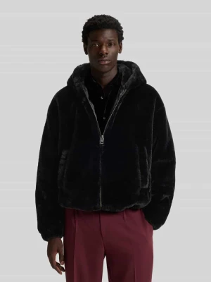 Kurtka z imitacji futra o kroju regular fit z kapturem model ‘BEDO2541’ HUGO