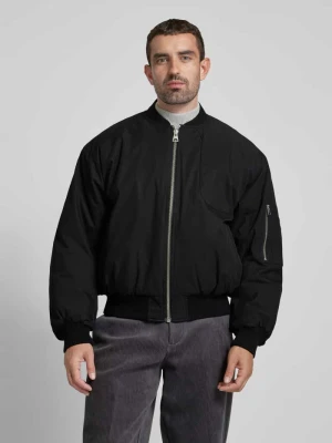 Kurtka z kieszenią zapinaną na zamek błyskawiczny model ‘ANRRAF FLIGHT’ ANNARR