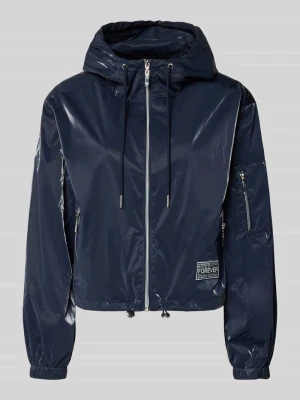 Kurtka z nadrukiem z napisem model ‘Basic’ monari