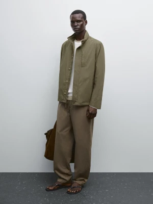 Kurtka Z Tkaniny Technicznej - Khaki - - Massimo Dutti - Mężczyzna