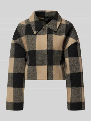 Kurtka z wykładanym kołnierzem model ‘Short jacket’ Gina Tricot