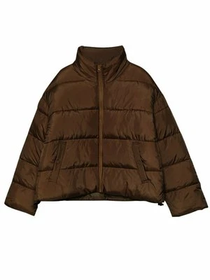 Kurtka zimowa Stradivarius