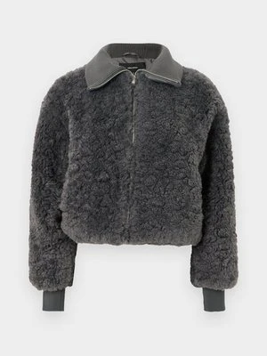 Kurtka zimowa Vero Moda