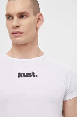 kust. t-shirt kolor biały z nadrukiem