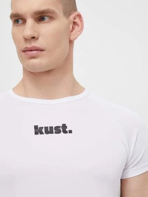 kust. t-shirt kolor biały z nadrukiem