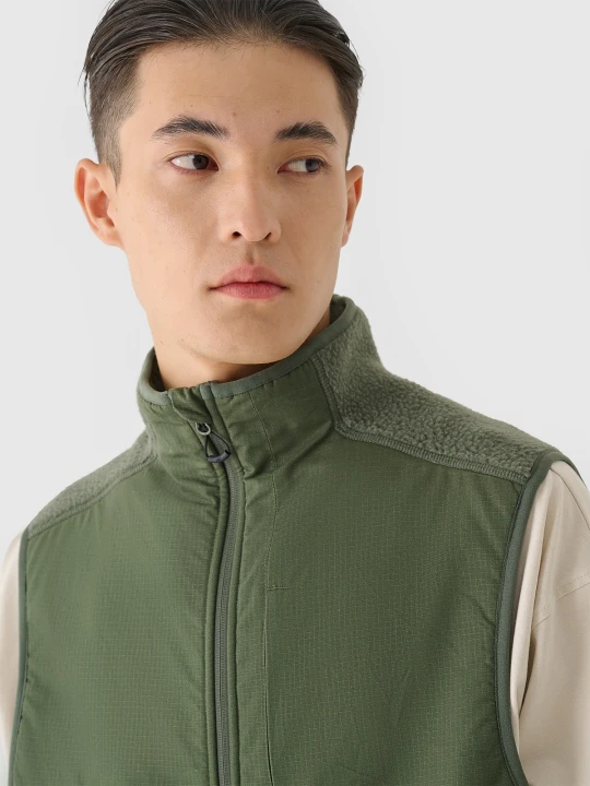 Zdjęcie produktu 4F Bezrękawnik sherpa ze stójką męski - oliwkowy / khaki S