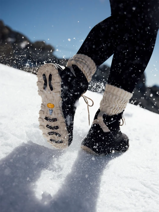 Zdjęcie produktu 4F Wysokie buty trekkingowe ICE CRACKER z izolacją Primaloft damskie - czarne 37