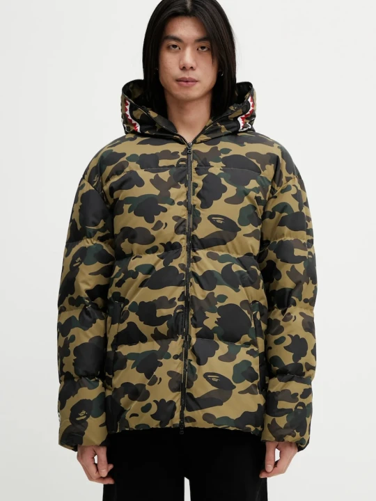 Zdjęcie produktu A Bathing Ape kurtka puchowa 1st Camo Snowboard Sharkdown
