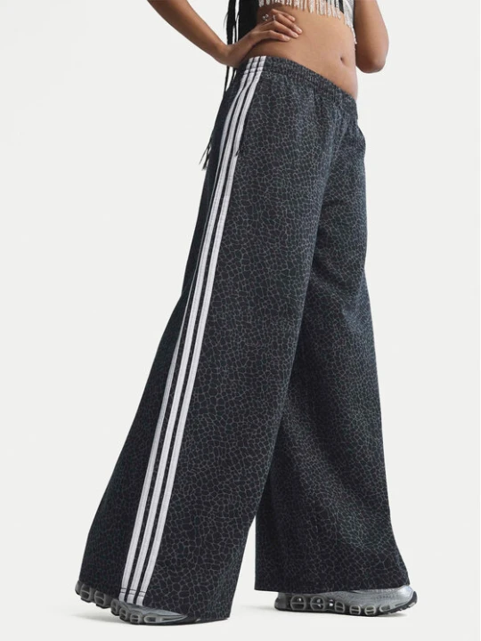 Zdjęcie produktu adidas Jeansy Firebird Aop KD2816 Szary Loose Fit