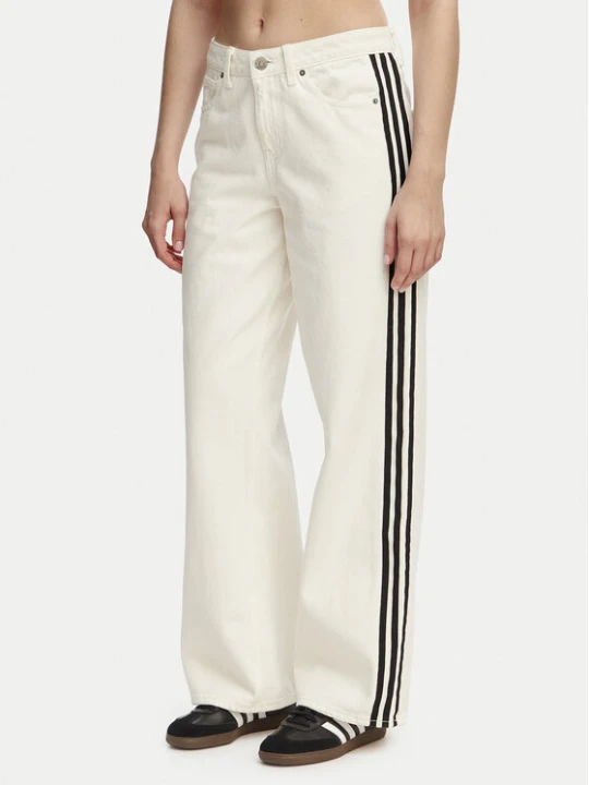 Zdjęcie produktu adidas Jeansy Firebird KD2895 Beżowy Loose Fit