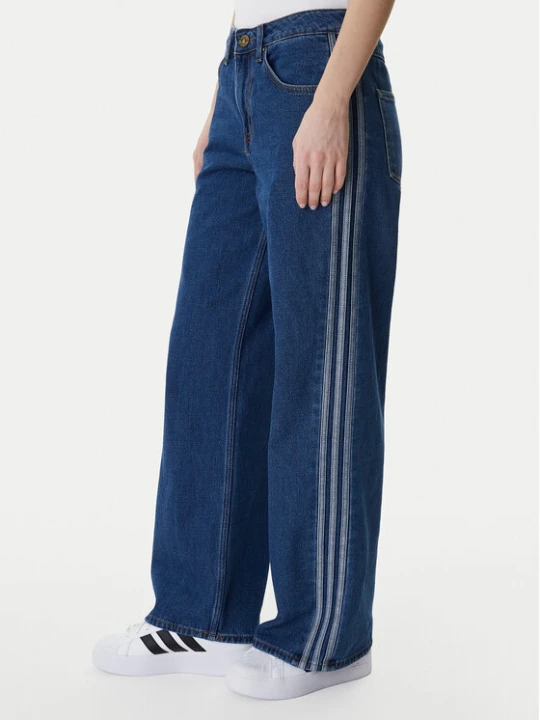Zdjęcie produktu adidas Jeansy Firebird KD2935 Niebieski Regular Fit