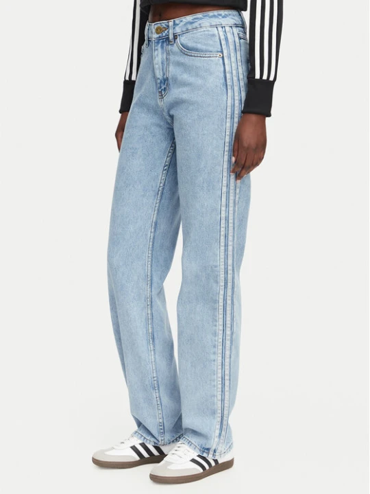 Zdjęcie produktu adidas Jeansy Firebird KQ6490 Niebieski jasny Regular Fit