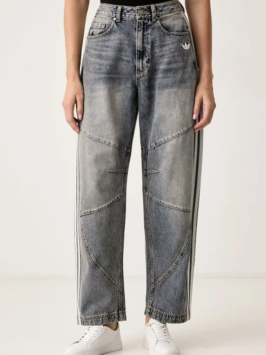 Zdjęcie produktu adidas Originals jeansy relaxed fit damskie Denim Barrel niebieski