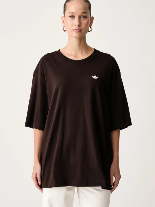 Zdjęcie produktu adidas Originals T-shirt damski bawełniany Essentials Boyfriend brązowy