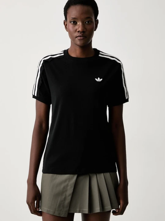 Zdjęcie produktu adidas Originals T-shirt damski bawełniany z elastanem Lace Injection czarny