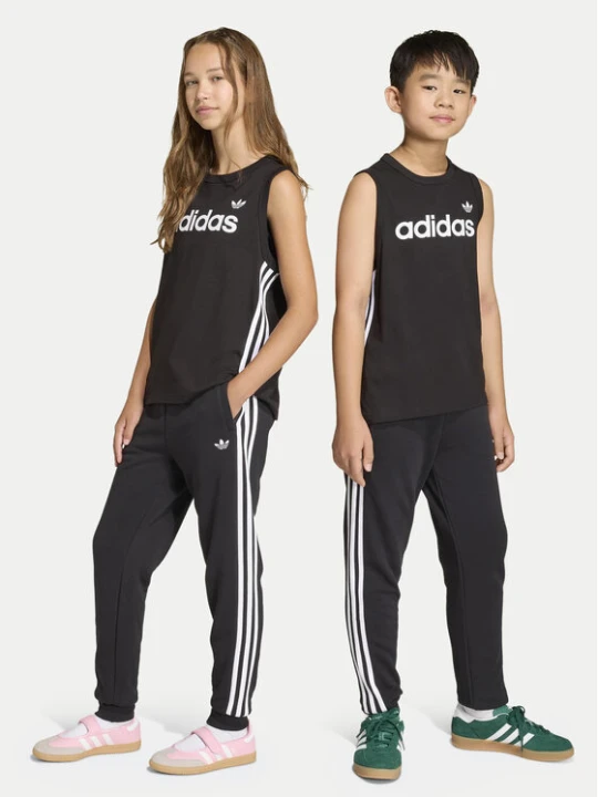 Zdjęcie produktu adidas Spodnie dresowe 3 Stripes Pants KE2822 Czarny Regular Fit