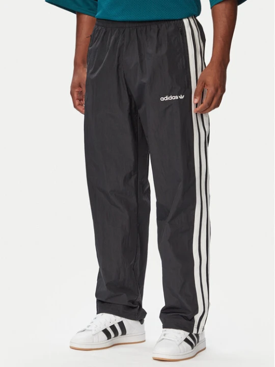 Zdjęcie produktu adidas Spodnie dresowe Cutline Track KW8023 Czarny Regular Fit