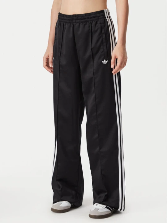 Zdjęcie produktu adidas Spodnie dresowe Satin Sst KS9372 Czarny Loose Fit