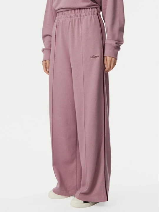 Zdjęcie produktu adidas Spodnie dresowe Seasonal Essentials KV6865 Różowy Regular Fit