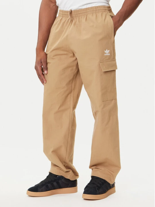 Zdjęcie produktu adidas Spodnie dresowe Trefoil Essentials JX3912 Beżowy Loose Fit