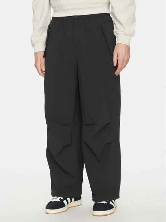 Zdjęcie produktu adidas Spodnie materiałowe Premium Essentials Utility Parachute JD2111 Czarny Loose Fit