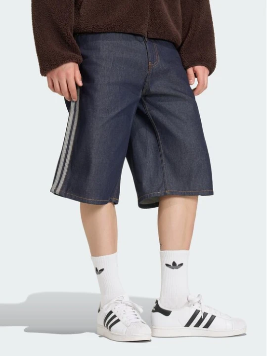 Zdjęcie produktu adidas Szorty jeansowe Firebird Adicolor Jorts Mid-Rise KS6882 Granatowy Regular Fit