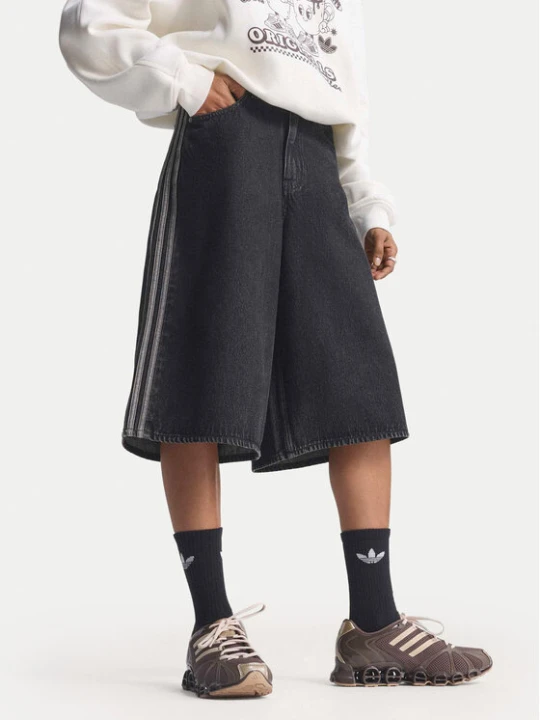 Zdjęcie produktu adidas Szorty jeansowe Firebird Jorts KD2916 Czarny Oversize