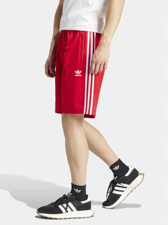 Zdjęcie produktu adidas Szorty sportowe adicolor Firebird IM9421 Czerwony Regular Fit