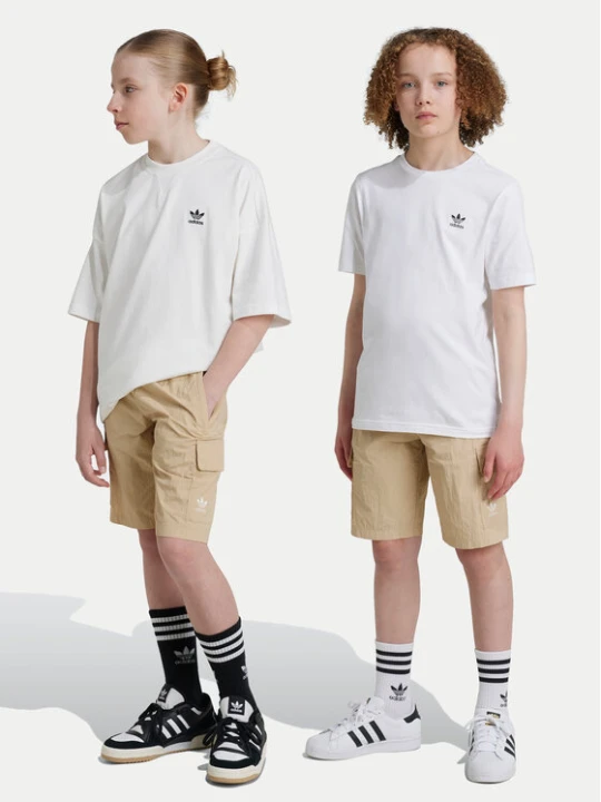 Zdjęcie produktu adidas Szorty sportowe IX7598 Beżowy Regular Fit