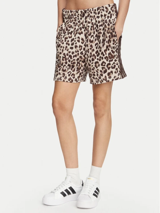Zdjęcie produktu adidas Szorty sportowe Seasonal Essentials Animal Print KH1551 Beżowy Regular Fit