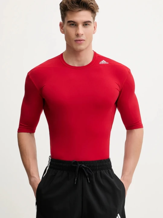 Zdjęcie produktu adidas t-shirt treningowy TECHFIT BASE czerwony