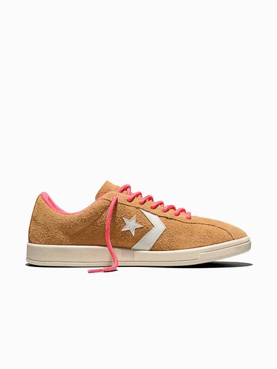 Zdjęcie produktu All Star Classic Trainer Suede Converse złoty