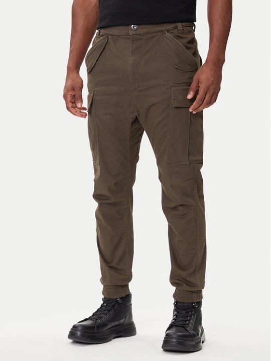 Zdjęcie produktu Alpha Industries Joggery Airman 188201 Zielony Tapered Fit